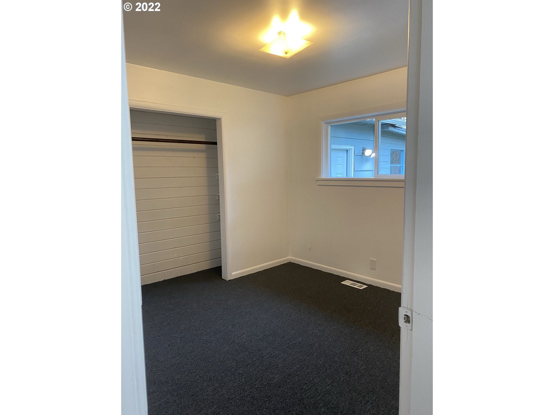 15725 Southeast Stark Street Portland, OR 97233 - Photo 10 of 28