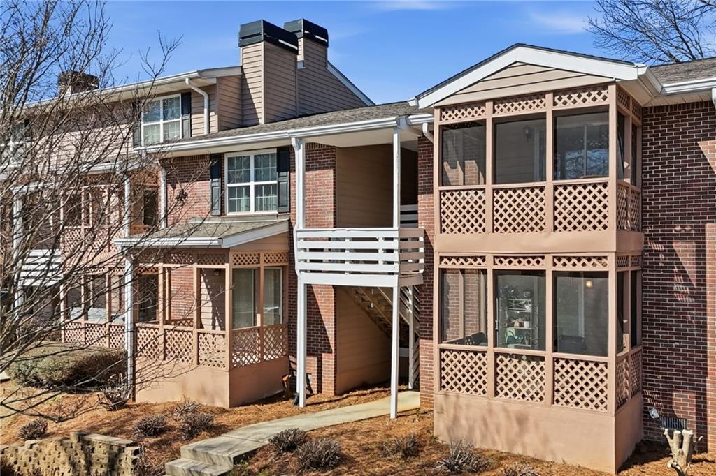 270 Quail Run Roswell, GA 30076 - Photo 5 of 56