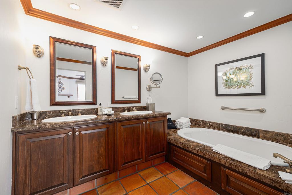 7323 Estrella De Mar Road, Unit 47 Carlsbad, CA 92009 - Photo 9 of 39