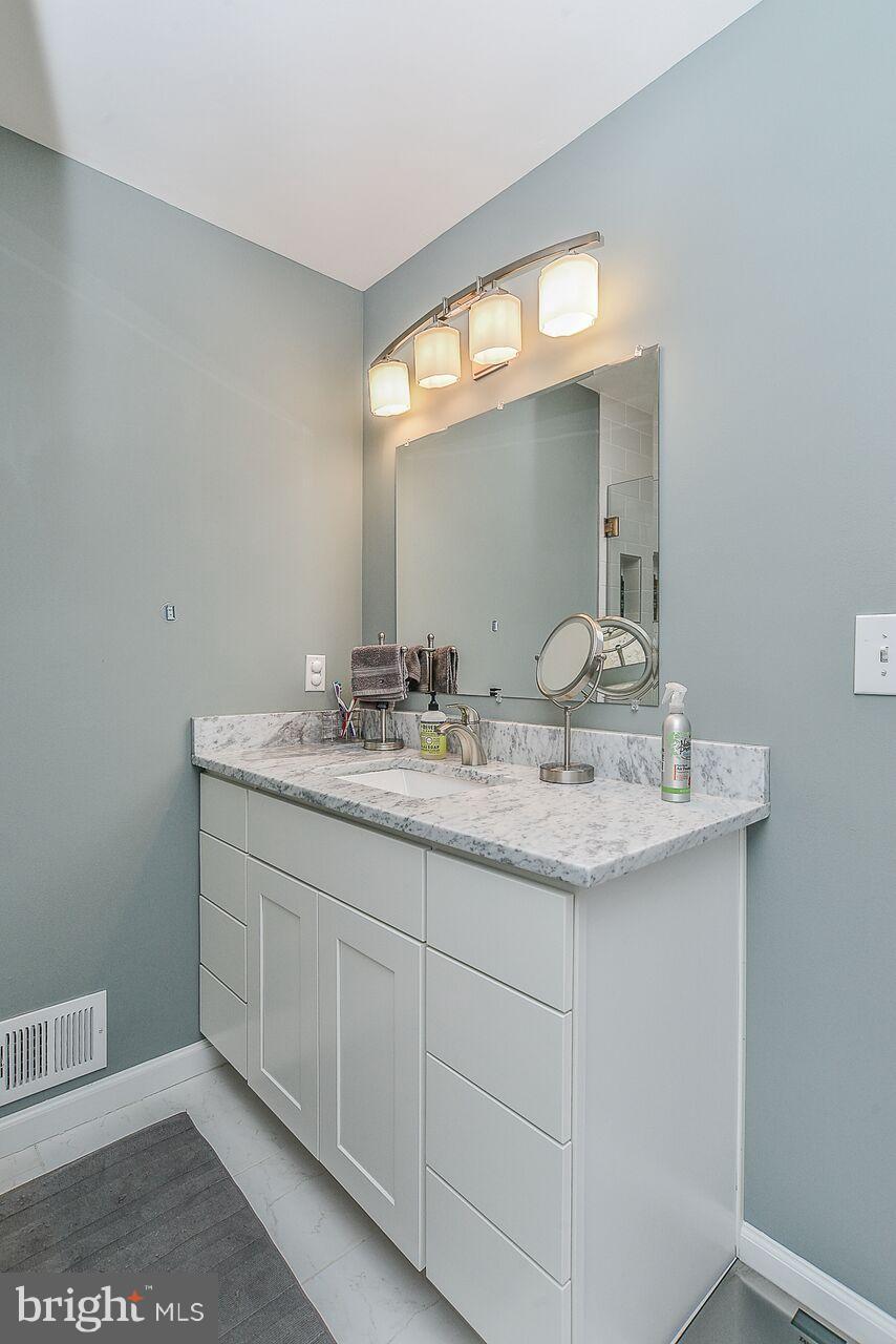 3310 Graham Road Falls Church, VA 22042 - Photo 14 of 30 Bath