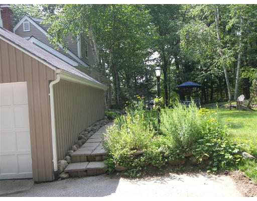 78 Mack Hill Road Amherst, NH 03031 - Photo 2 of 12