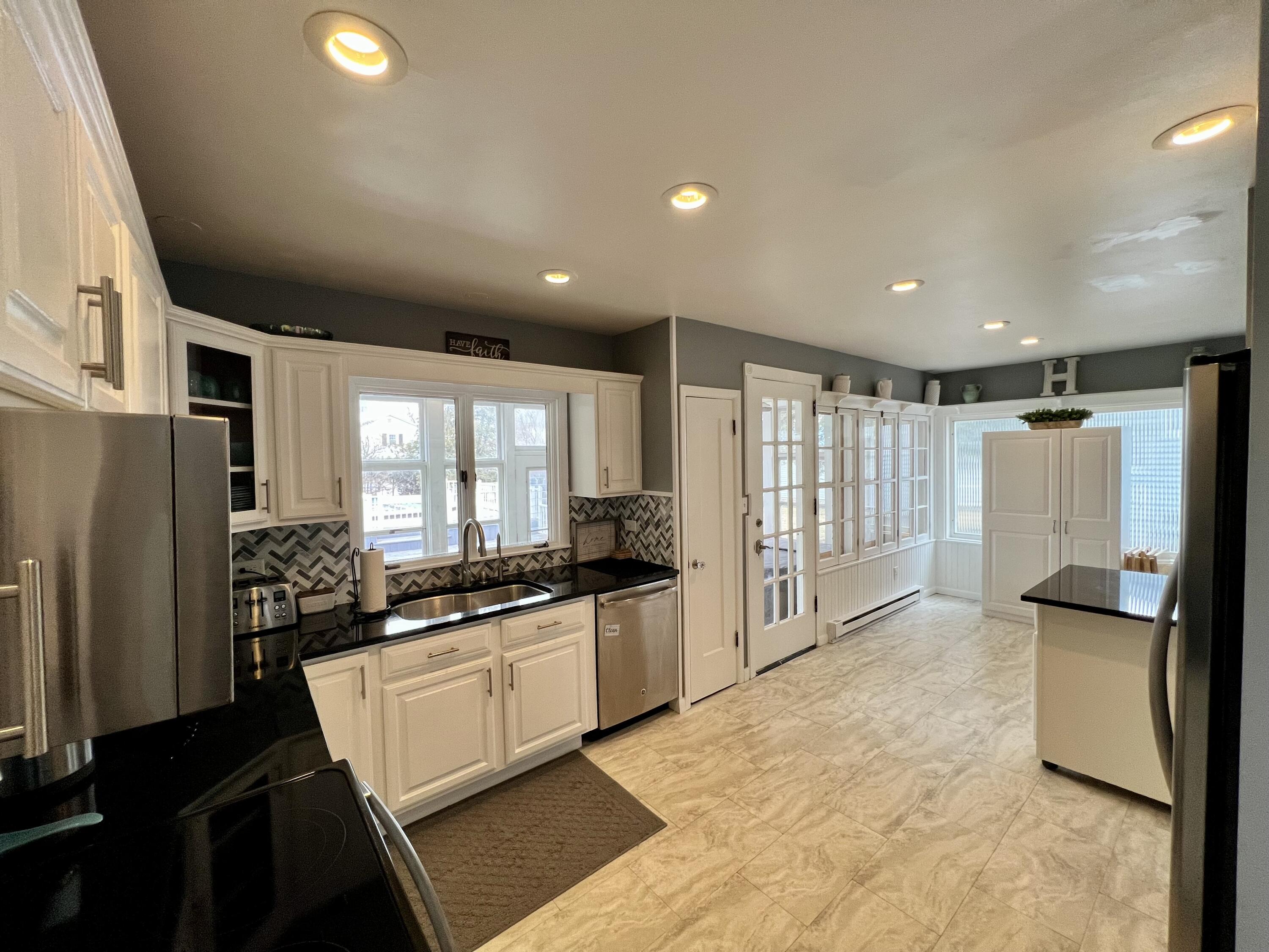 20 Pearl Street Rouses Point, NY 12979 - Photo 5 of 40