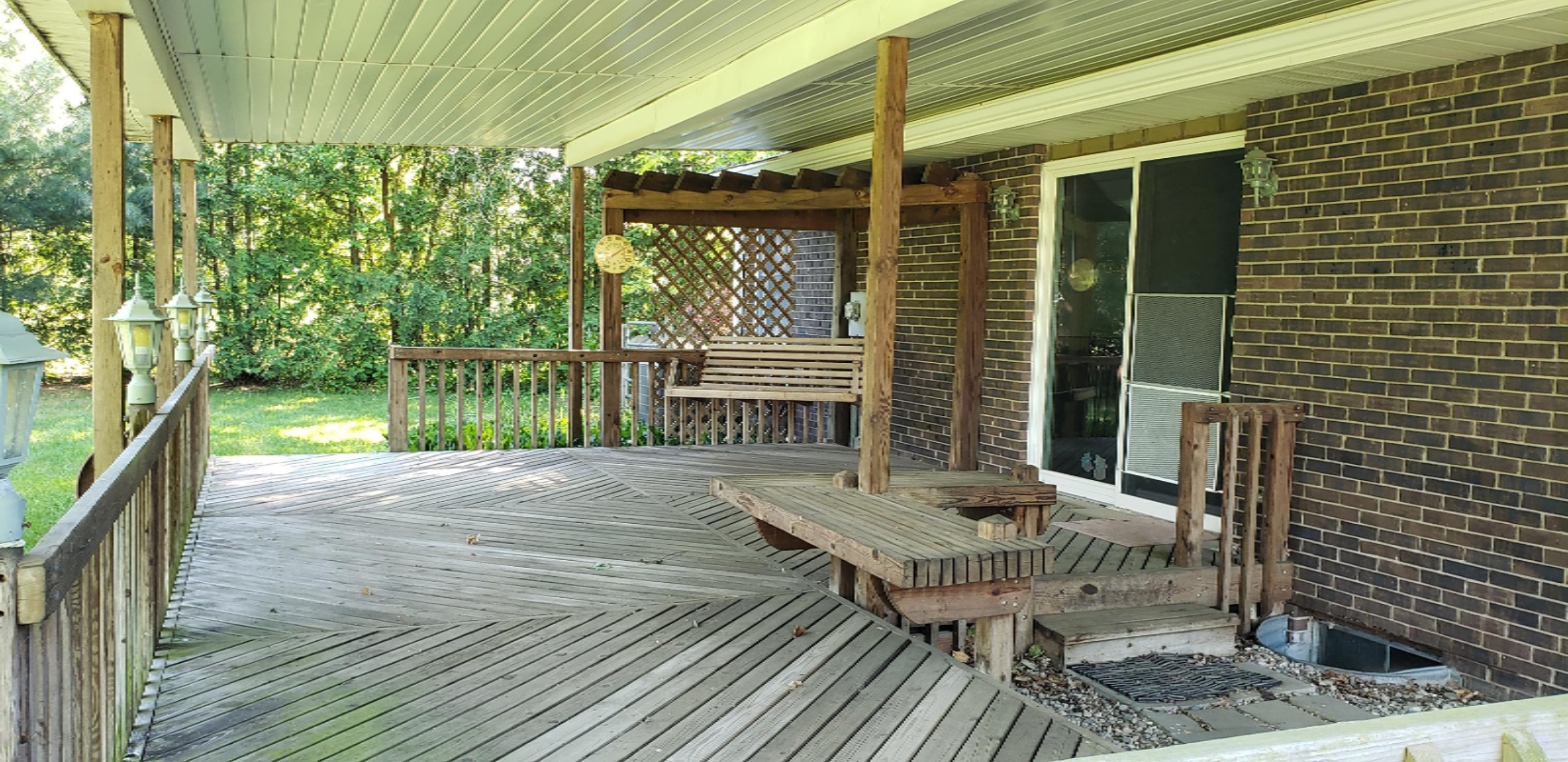 Riverside Dr - Deck