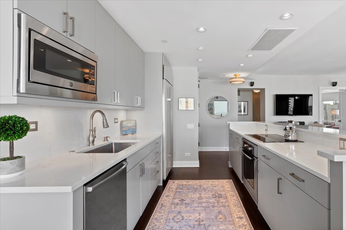 100 East Huron Street, Unit 4101 Chicago, IL 60611 - Photo 17 of 33