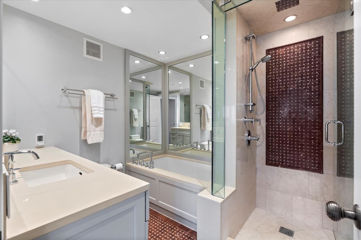 100 East Huron Street, Unit 4101 Chicago, IL 60611 - Photo 23 of 33