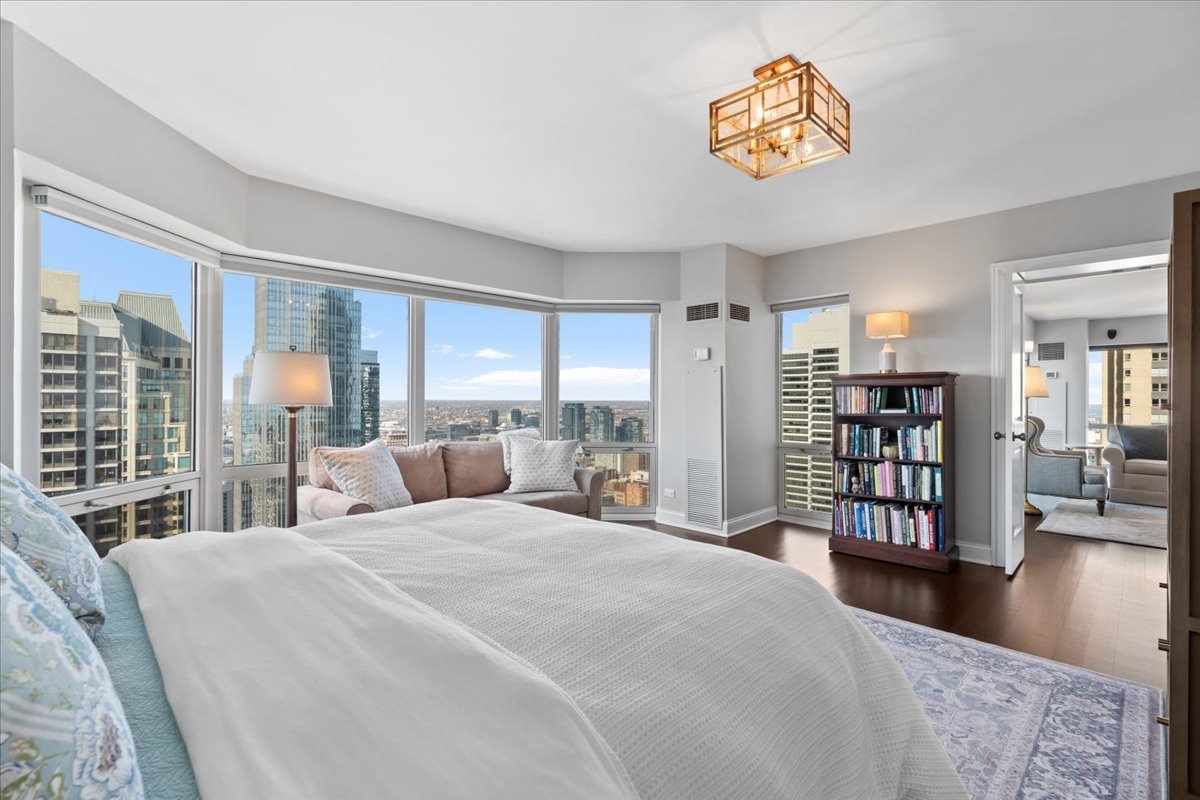 100 East Huron Street, Unit 4101 Chicago, IL 60611 - Photo 26 of 33