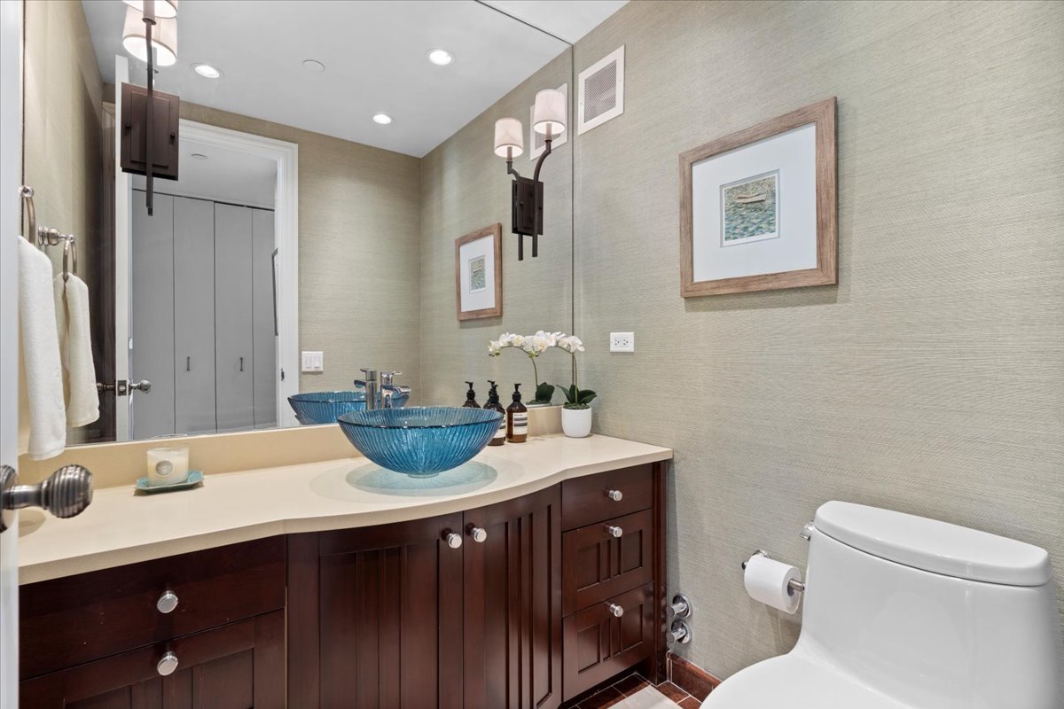 100 East Huron Street, Unit 4101 Chicago, IL 60611 - Photo 28 of 33