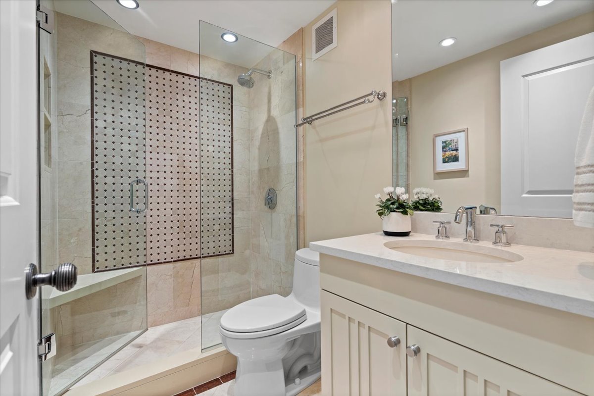 100 East Huron Street, Unit 4101 Chicago, IL 60611 - Photo 29 of 33