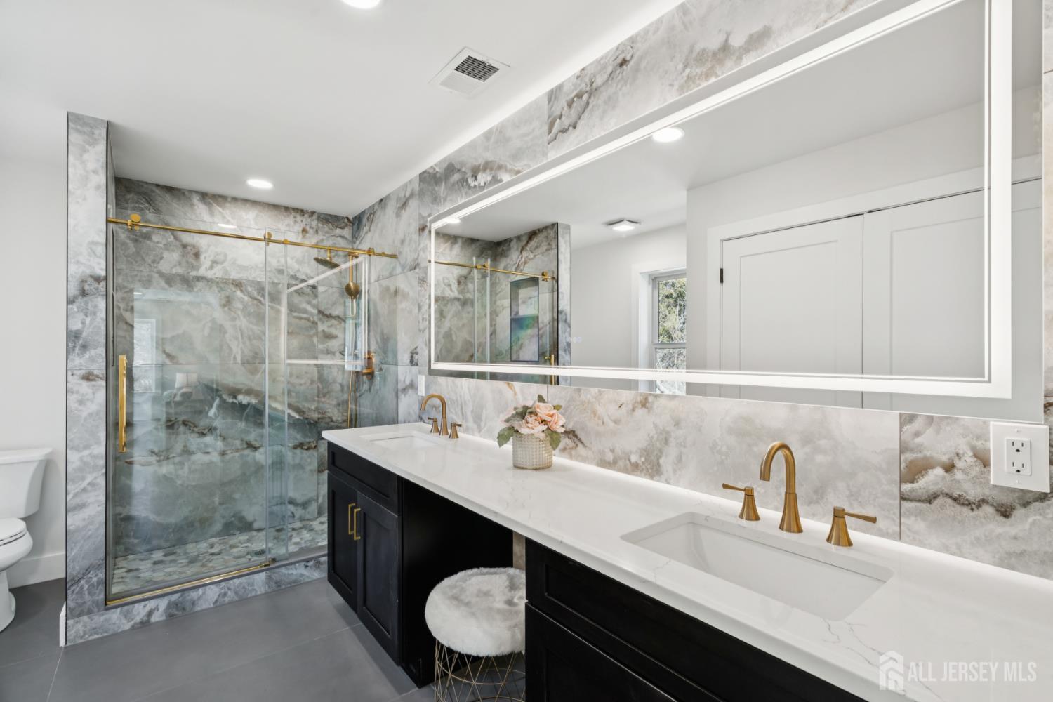 662 Summit Road Union, NJ 07083 - Photo 12 of 33
