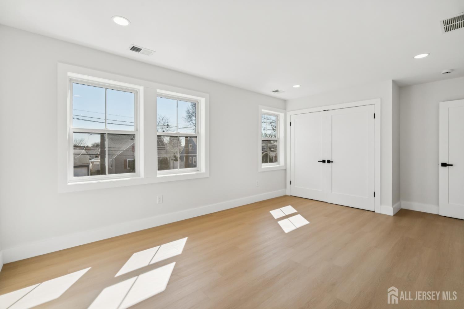 662 Summit Road Union, NJ 07083 - Photo 14 of 33