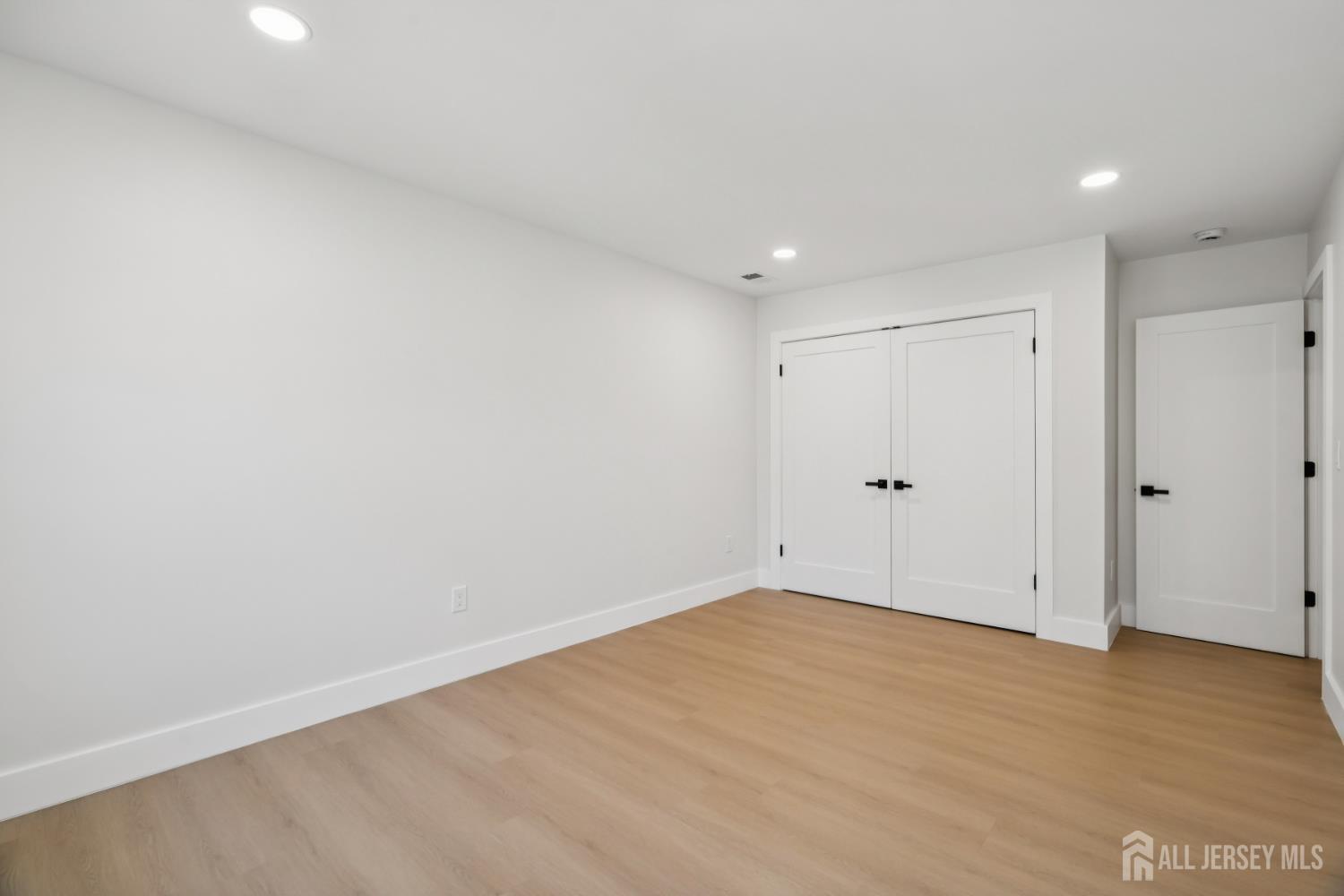 662 Summit Road Union, NJ 07083 - Photo 18 of 33