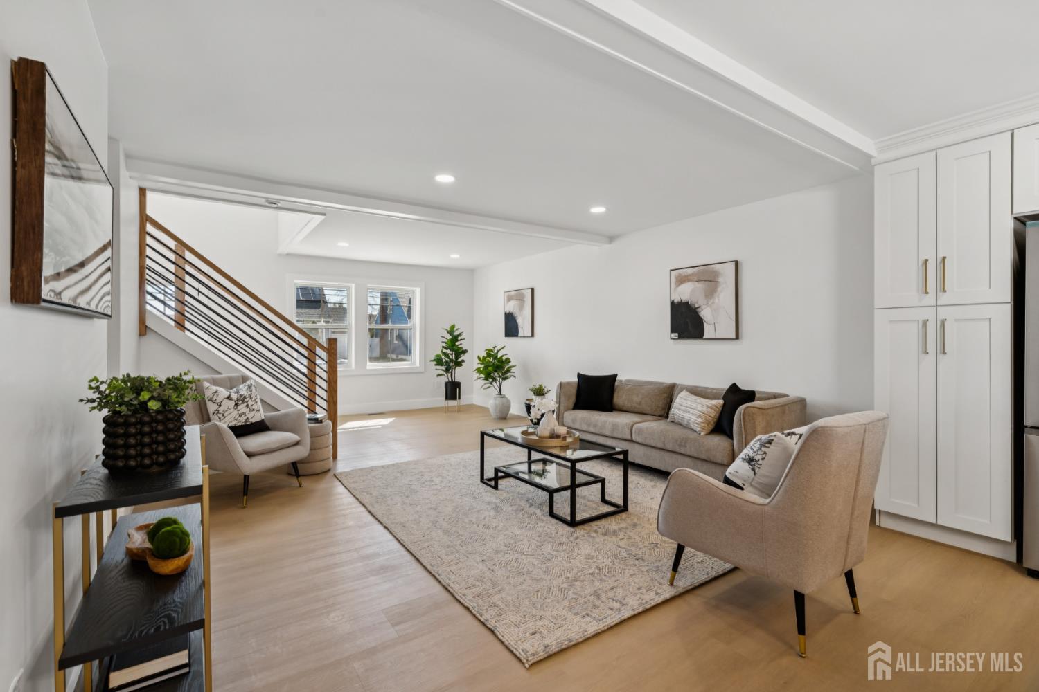 662 Summit Road Union, NJ 07083 - Photo 4 of 33