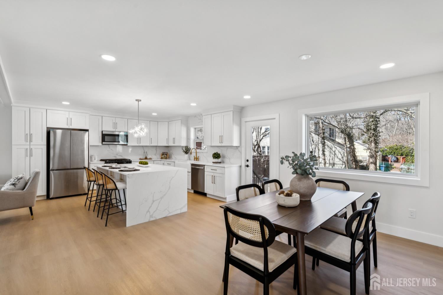 662 Summit Road Union, NJ 07083 - Photo 7 of 33