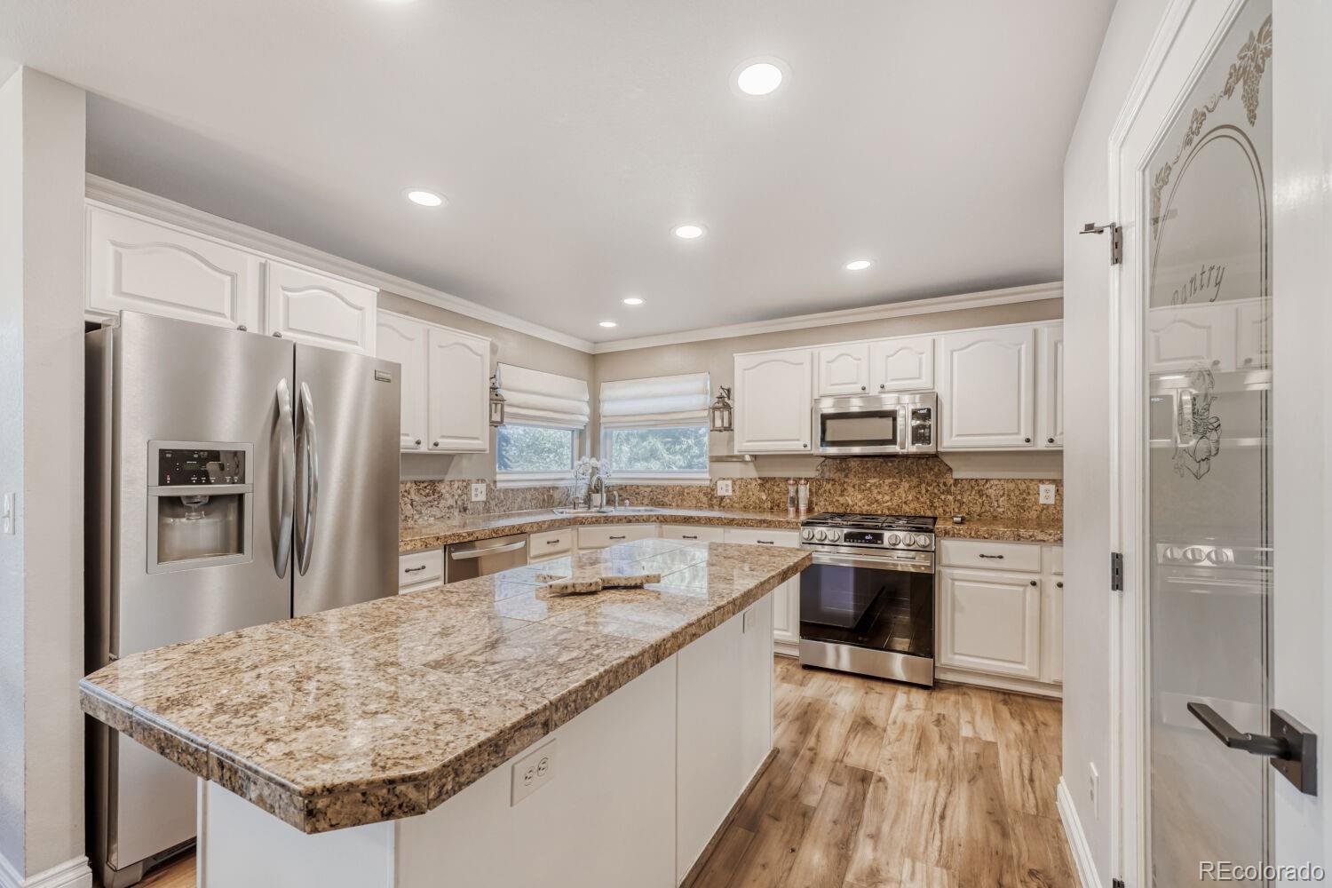 607 Huntington Place Highlands Ranch, CO 80126 - Photo 16 of 48