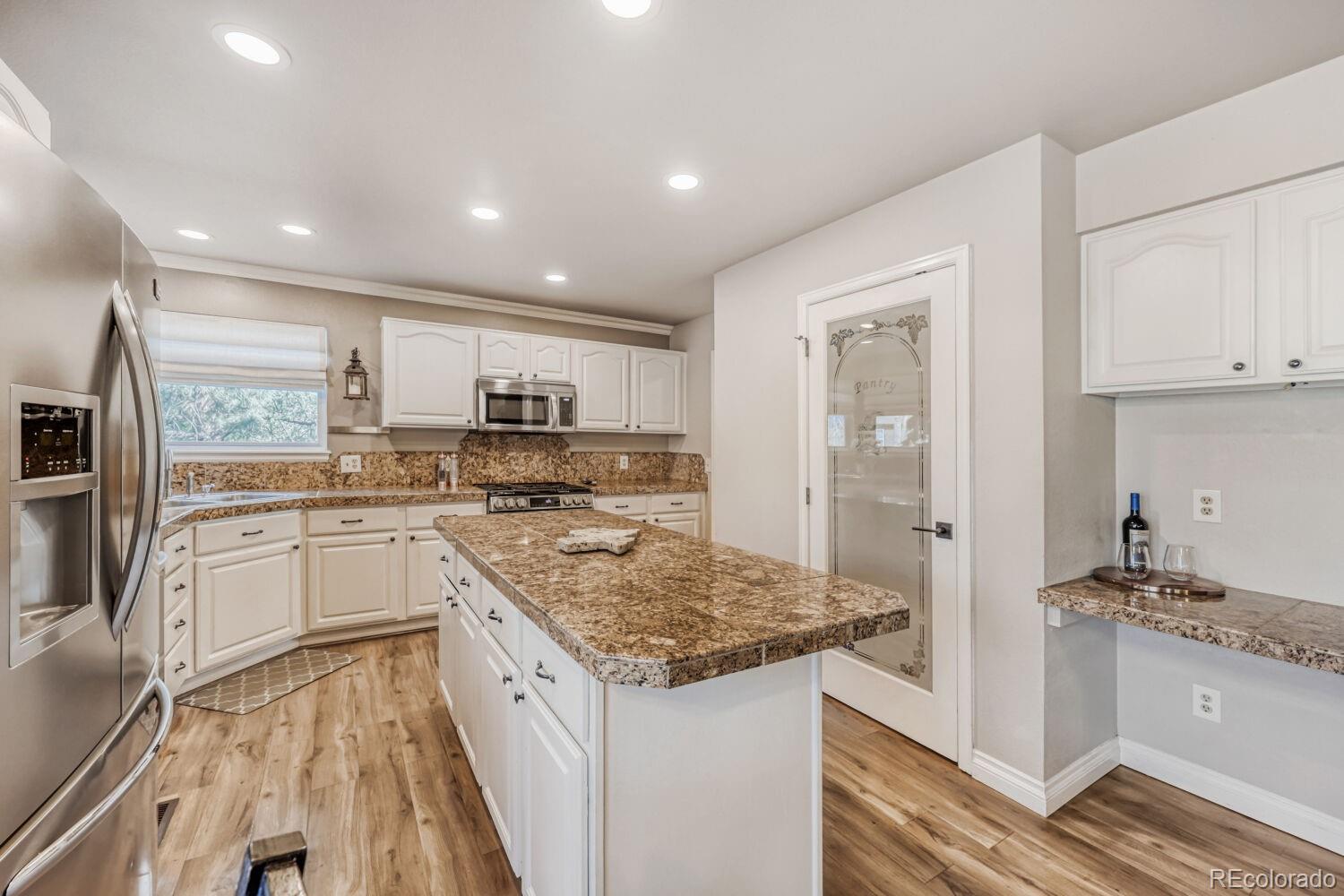 607 Huntington Place Highlands Ranch, CO 80126 - Photo 17 of 48