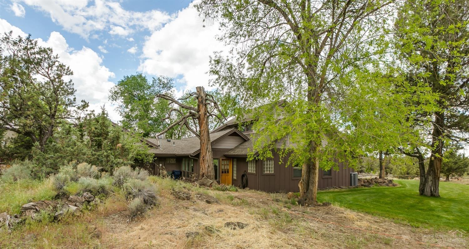 62770 Stenkamp Road Bend, OR 97701 - Photo 20 of 23 Back View of the home