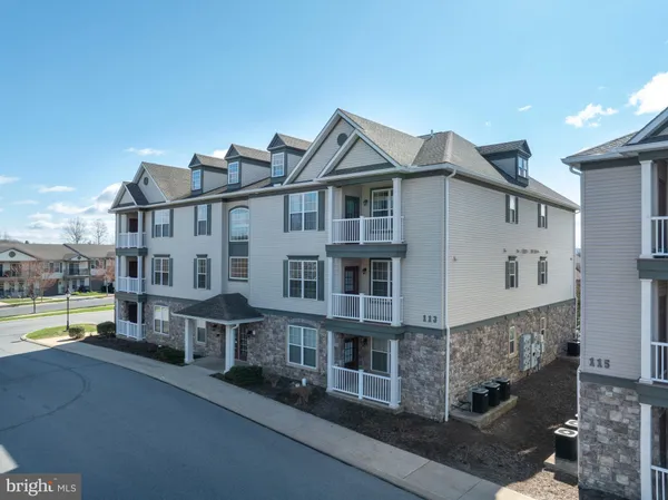 $274,900 | 113 Alma Mater Drive, Unit 304, State College, PA 16803