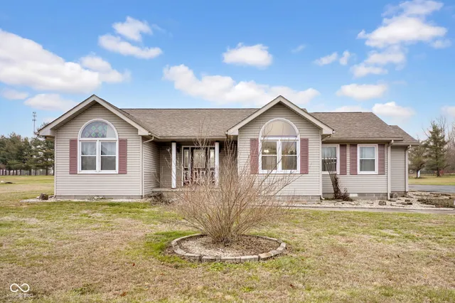 $224,900 | 5250 North Camelot Way, North Vernon, IN 47265