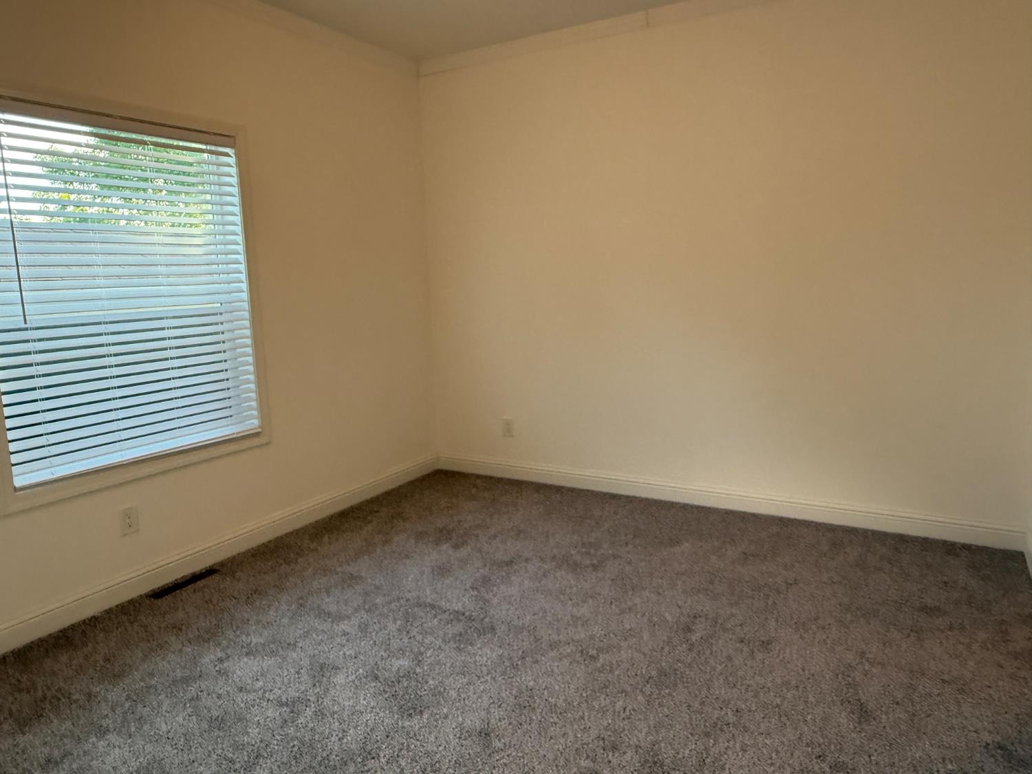 6048 Declaration Circle Citrus Heights, CA 95621 - Photo 22 of 28 an empty room with a window