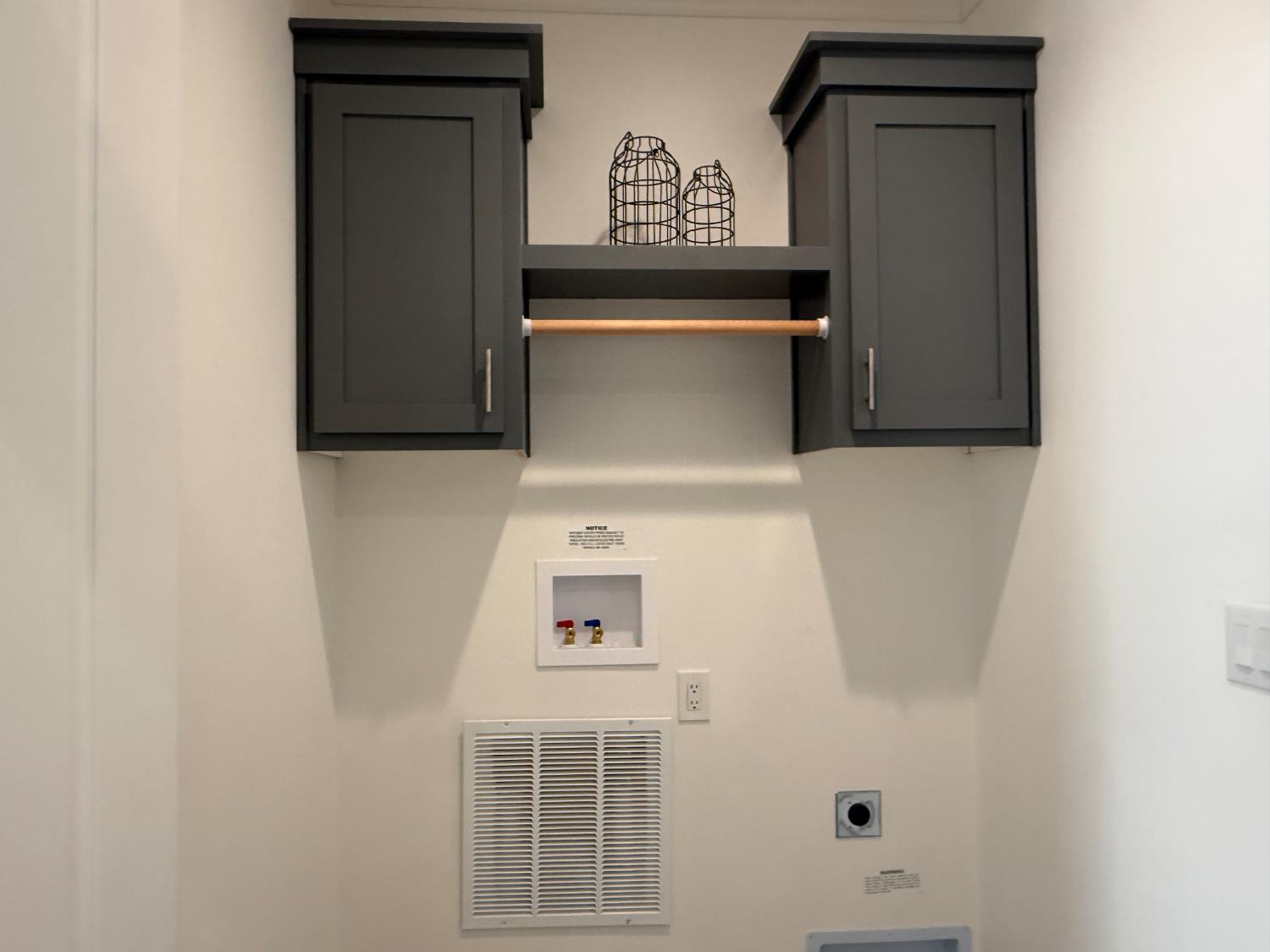 6048 Declaration Circle Citrus Heights, CA 95621 - Photo 5 of 28 a utility room with a window