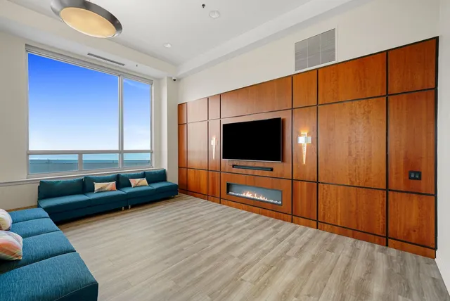 $365,000 | 1841 South Calumet Avenue, Unit 1109, Chicago, IL 60616