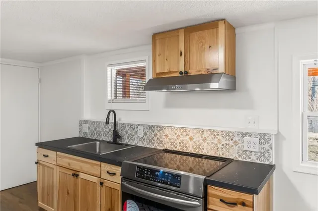 $325,000 | 10923 Myrtle Avenue, Kansas City, MO 64137