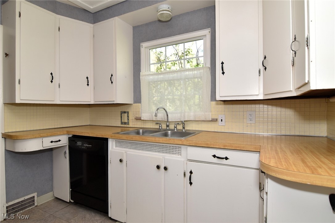 2636 Queenston Road Cleveland Heights, OH 44118 - Photo 18 of 45 Kitchen