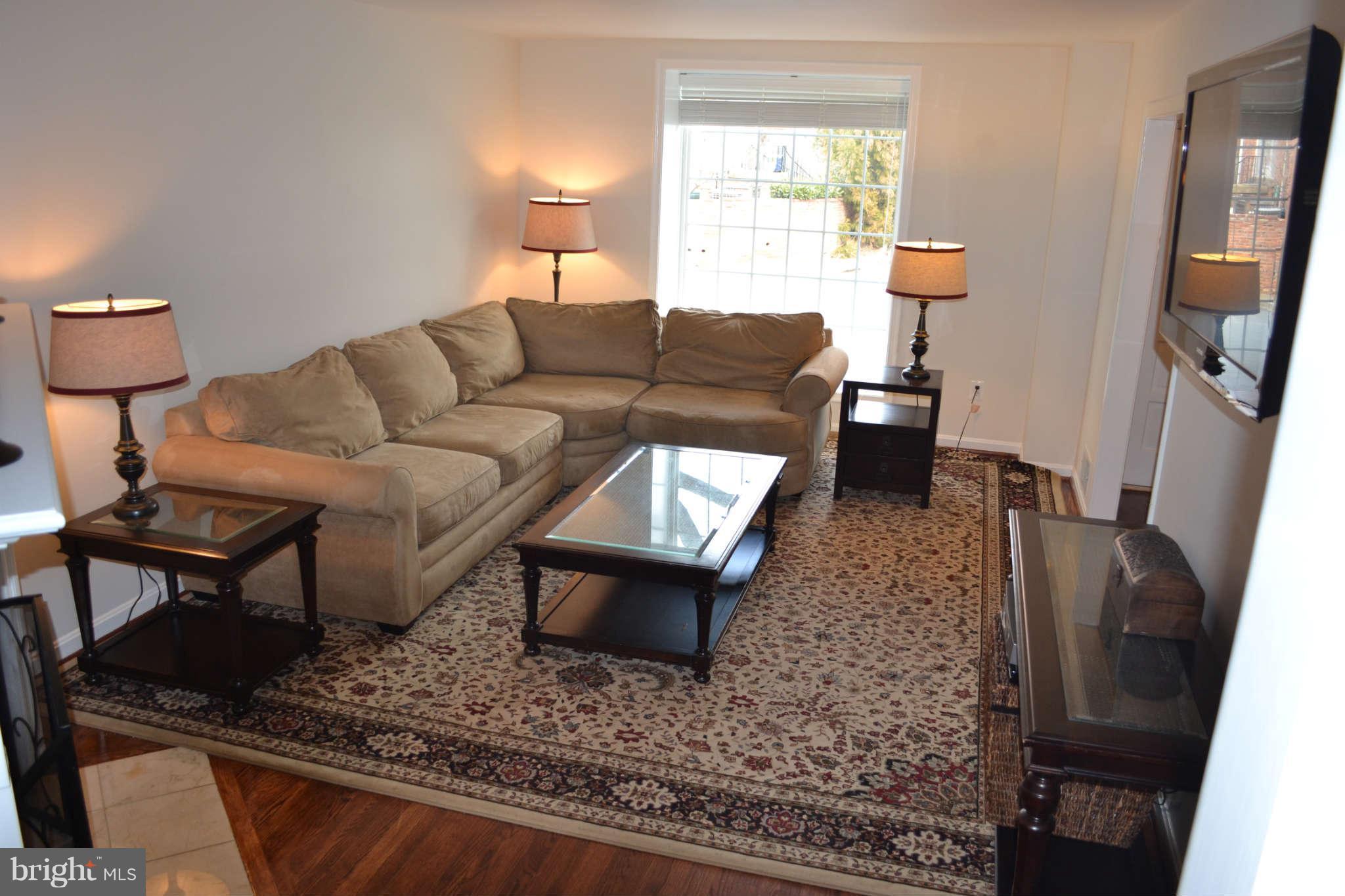 6729 Towne Lane Road McLean, VA 22101 - Photo 3 of 25 Family Room