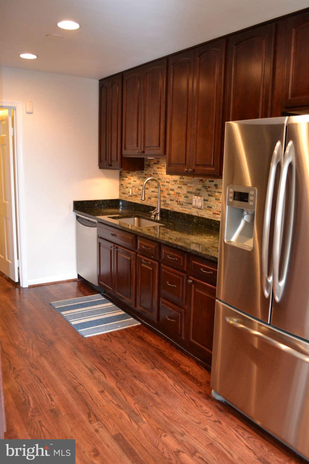 6729 Towne Lane Road McLean, VA 22101 - Photo 6 of 25 Kitchen