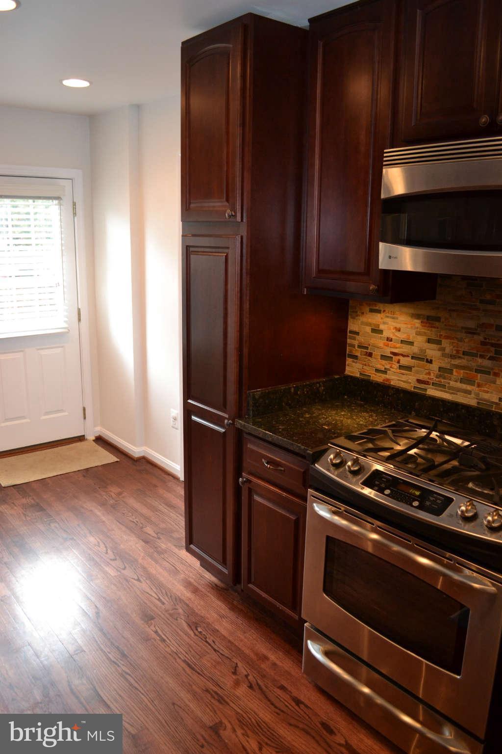 6729 Towne Lane Road McLean, VA 22101 - Photo 7 of 25 Kitchen
