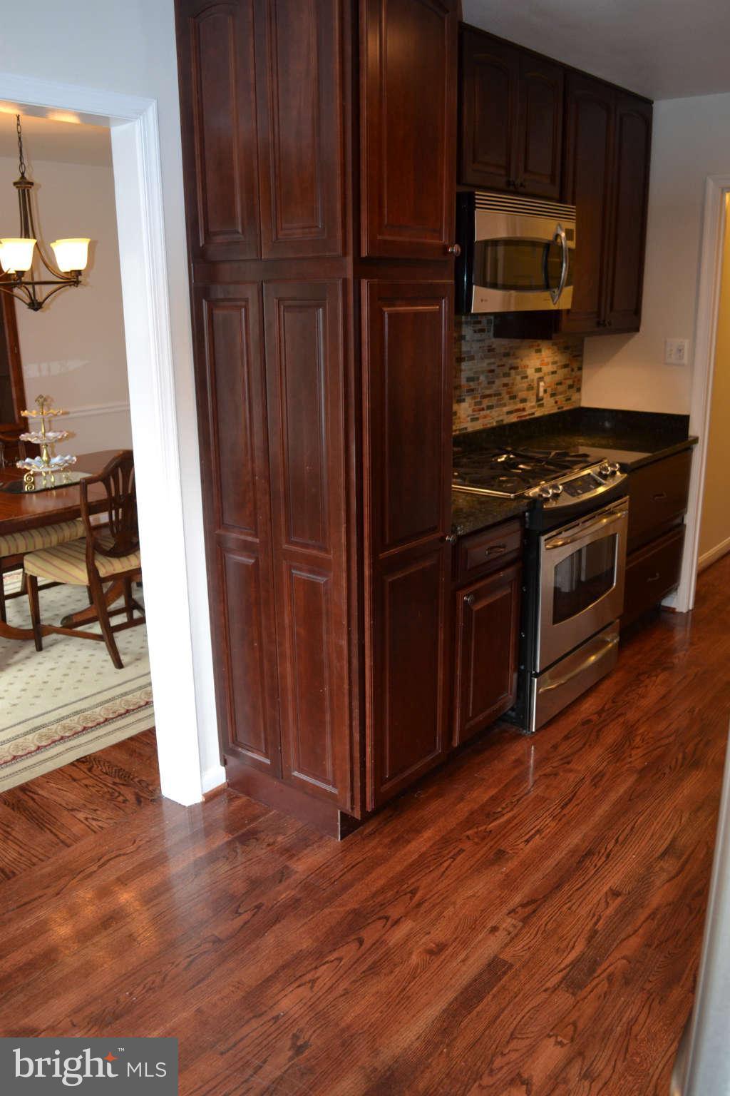 6729 Towne Lane Road McLean, VA 22101 - Photo 8 of 25 Kitchen
