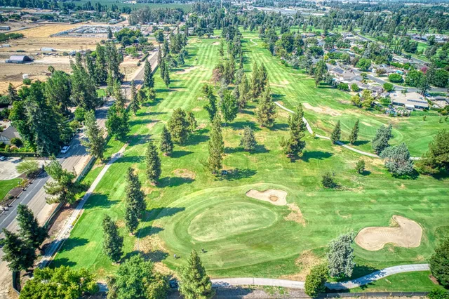 $1,550,000 | 424 North De Wolf Avenue, Sanger, CA 93657