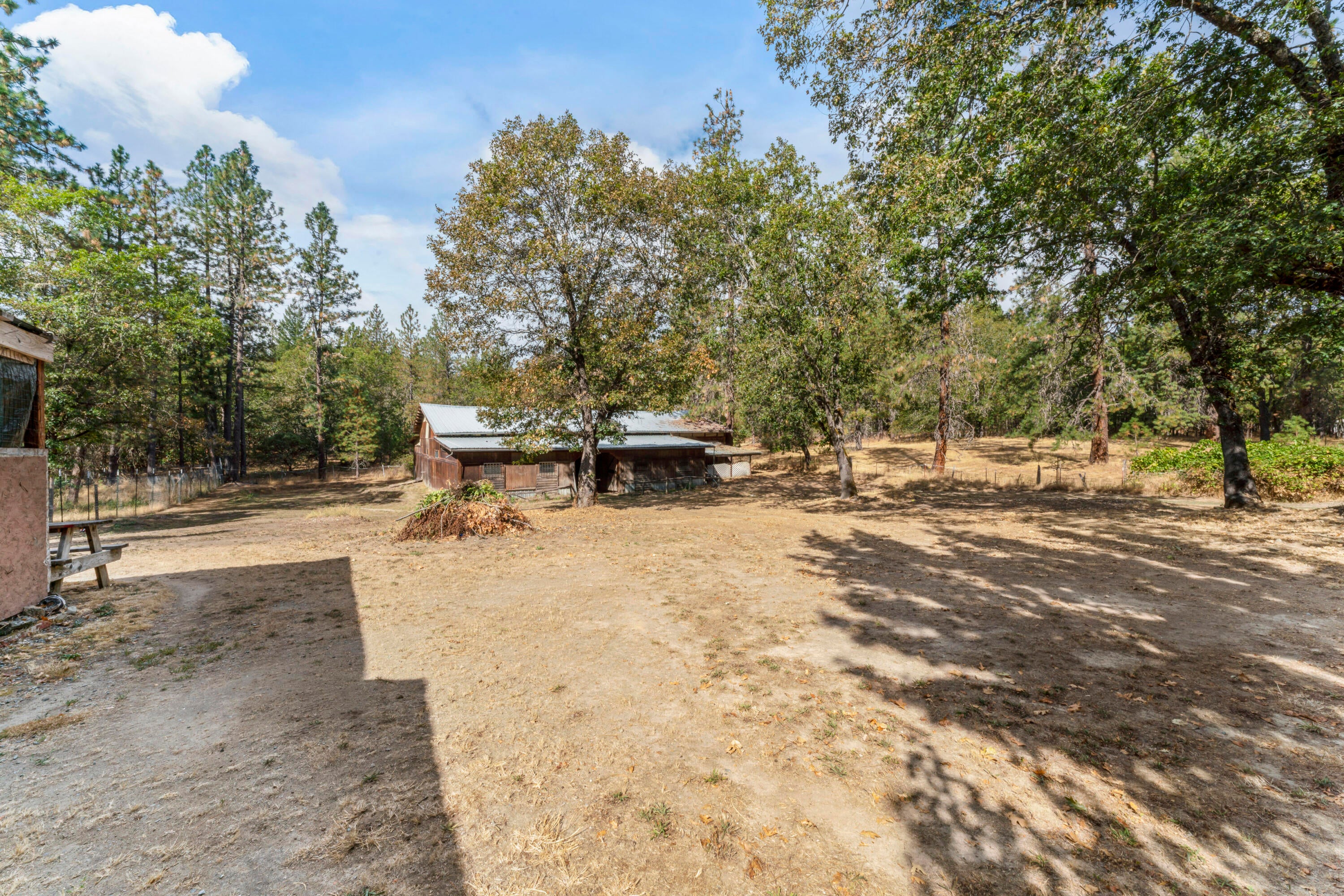 5370 New Hope Road Grants Pass, OR 97527 - Photo 51 of 63 53