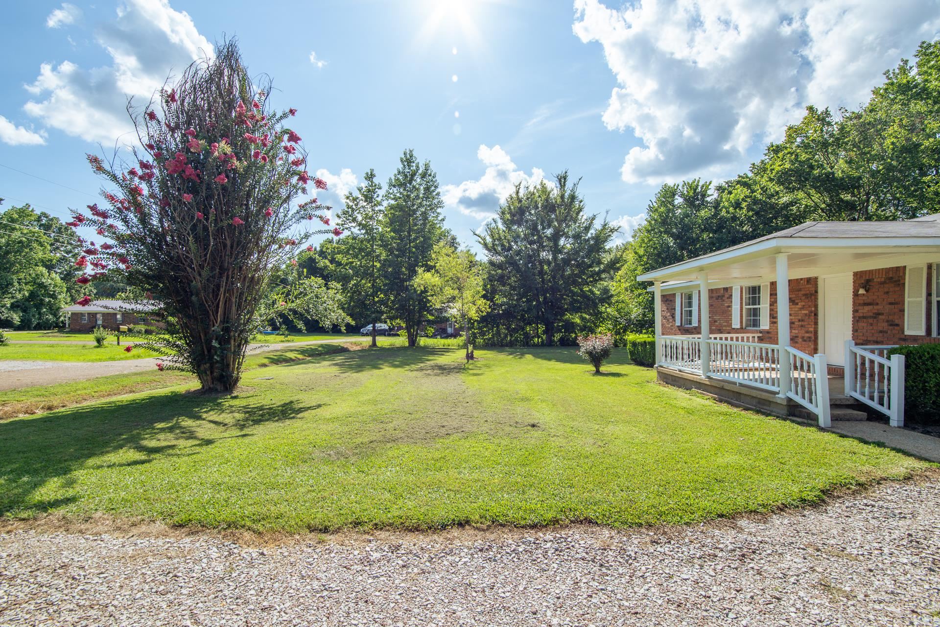 85 Janey Loop Savannah, TN 38372 - Photo 2 of 39