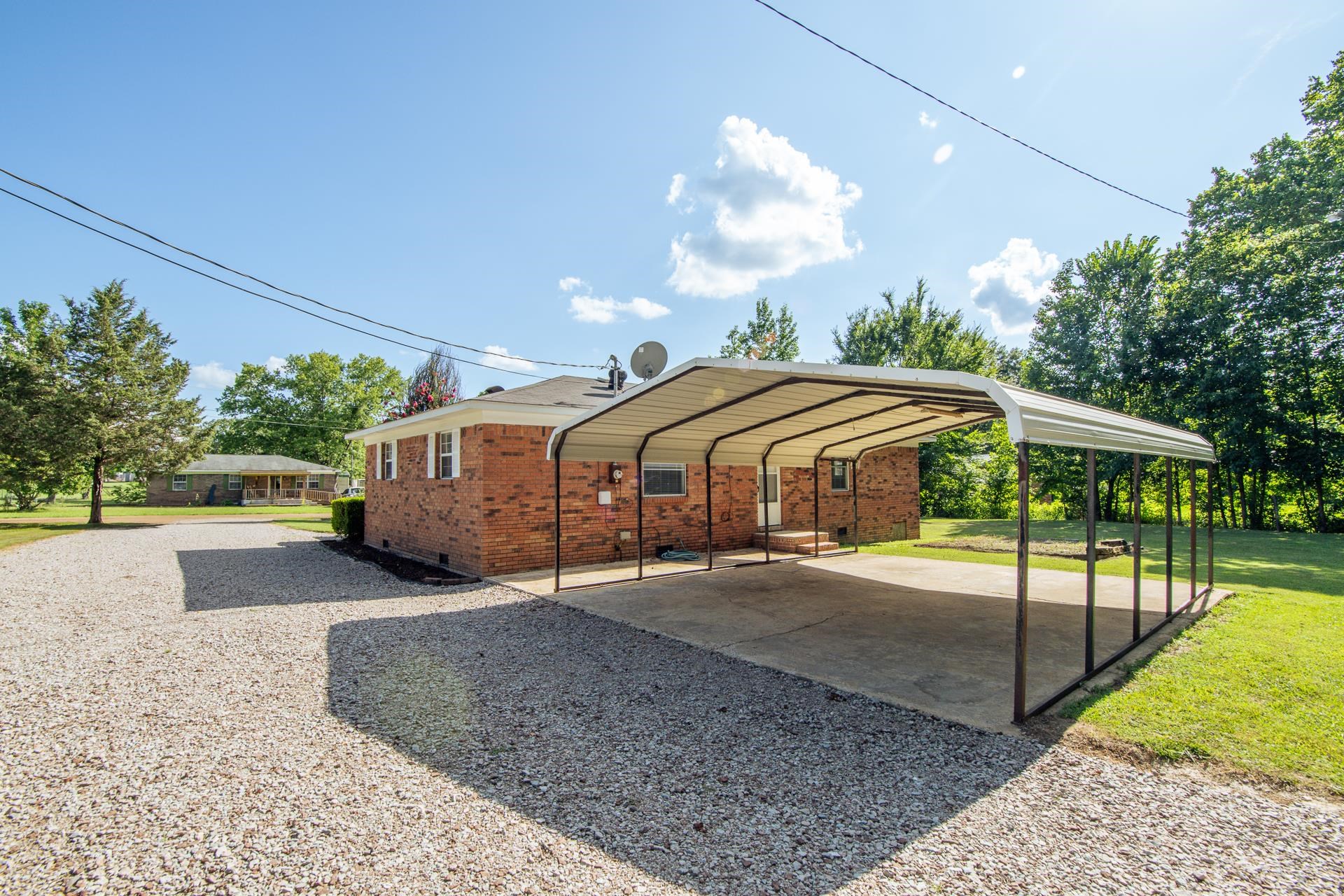 85 Janey Loop Savannah, TN 38372 - Photo 4 of 39