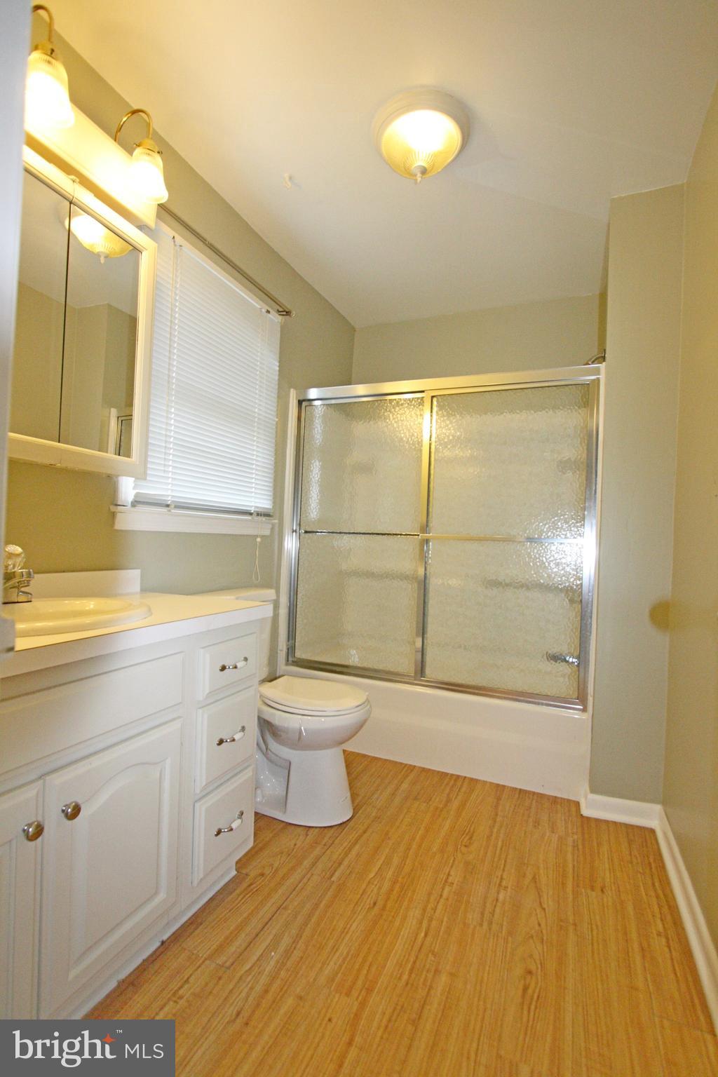 126 Mountainview Road Titusville, NJ 08560 - Photo 13 of 19 2nd floor full bath