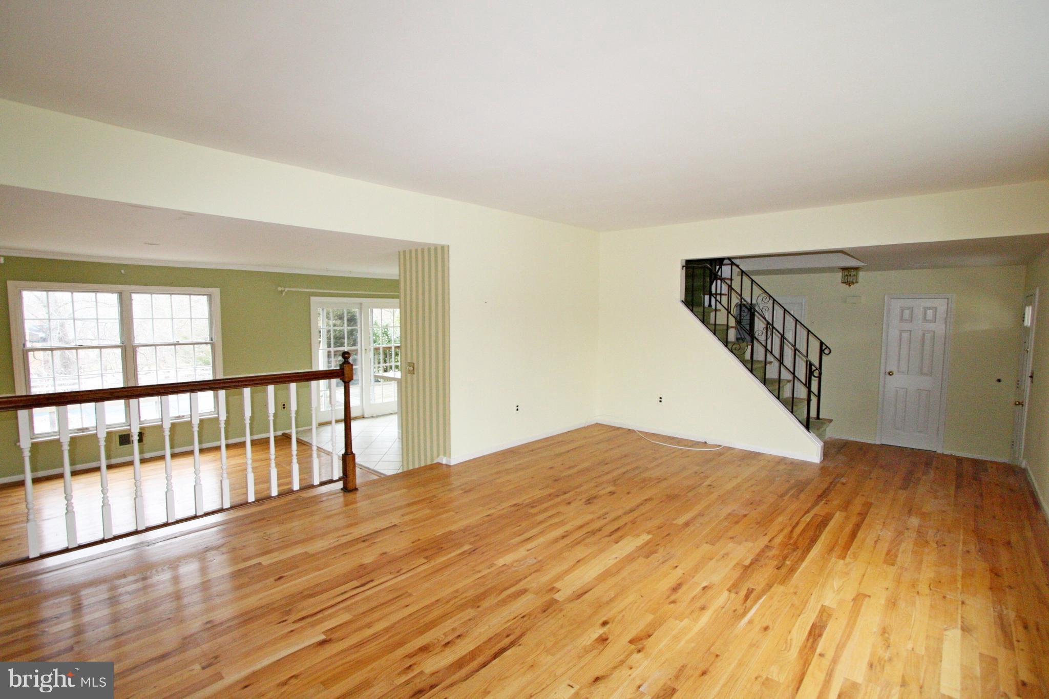 126 Mountainview Road Titusville, NJ 08560 - Photo 4 of 19 Living room
