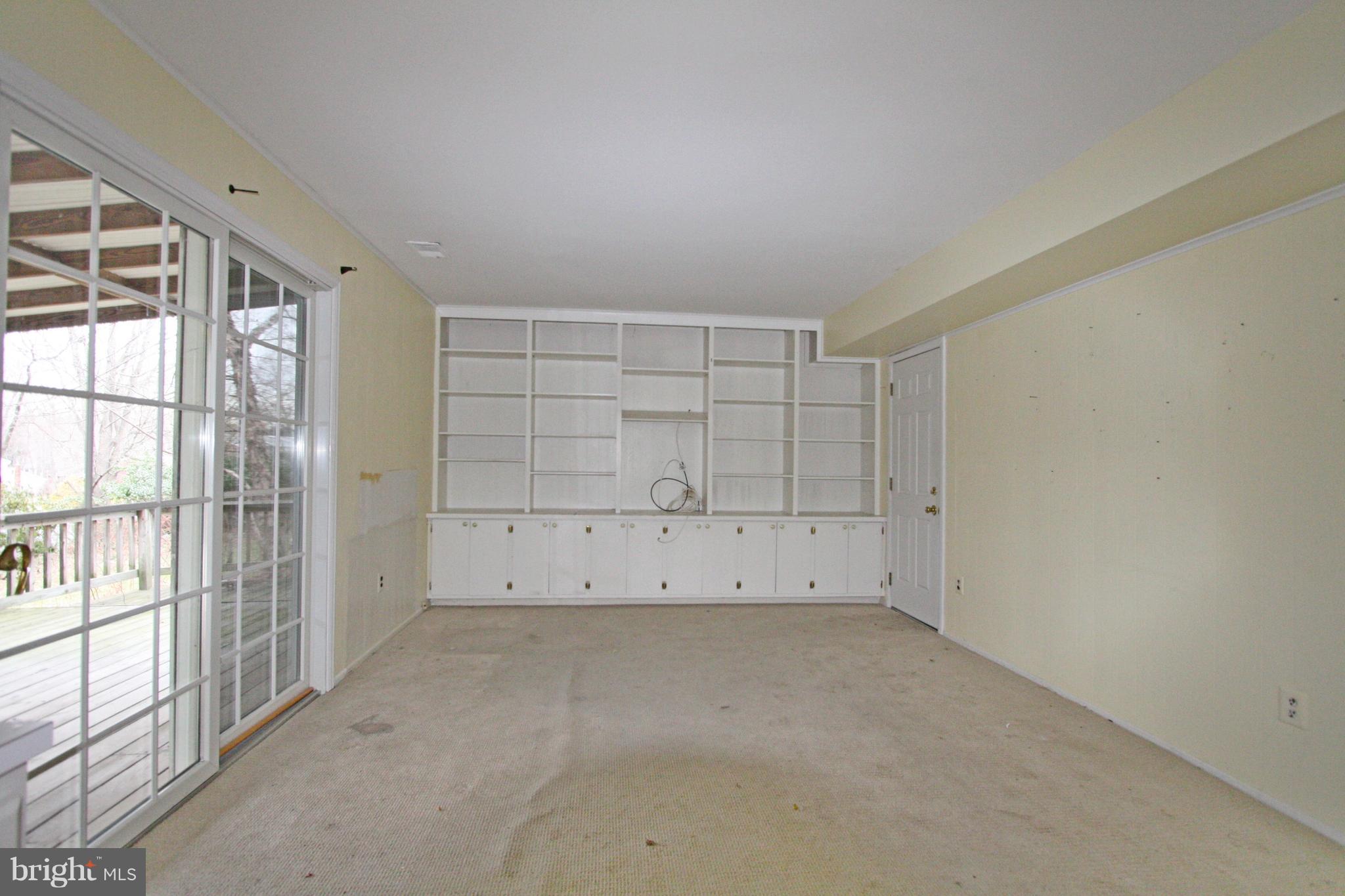 126 Mountainview Road Titusville, NJ 08560 - Photo 9 of 19 Entertaining room