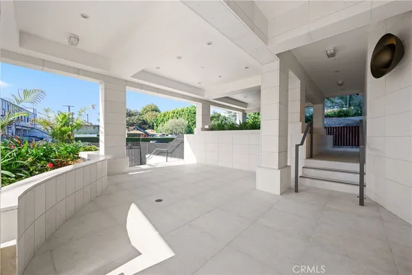 $5,400 | 4214 Fulton Avenue, Unit 202, Studio City, CA 91604