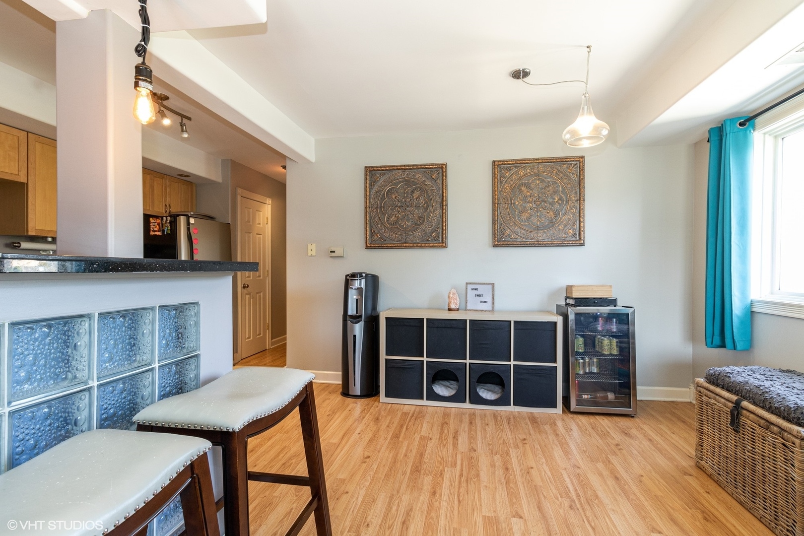 7033 Mather Avenue, Unit 2A Chicago Ridge, IL 60415 - Photo 5 of 10 a view of a livingroom with furniture and window