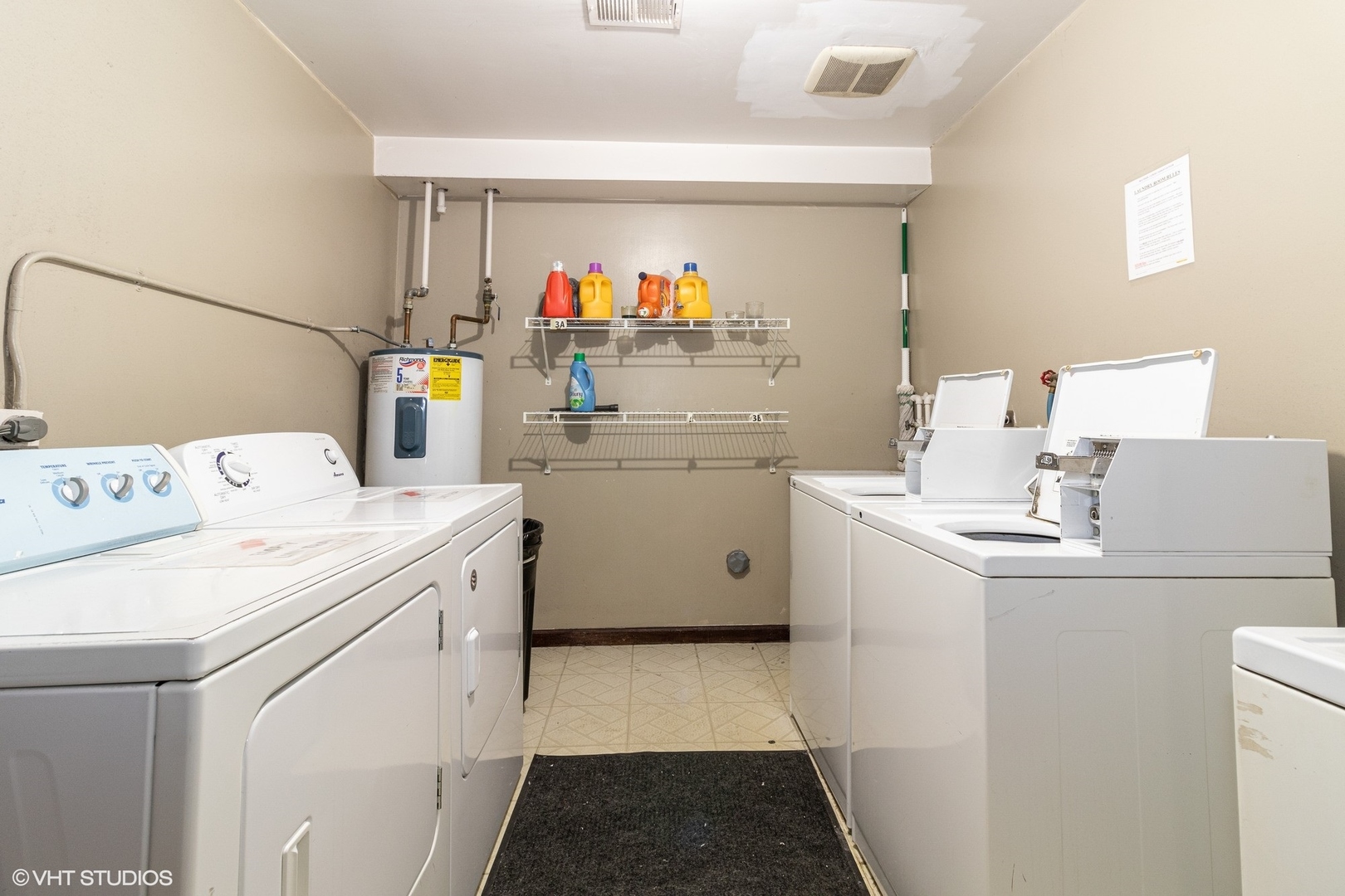 7033 Mather Avenue, Unit 2A Chicago Ridge, IL 60415 - Photo 9 of 10 a utility room with dryer and washer