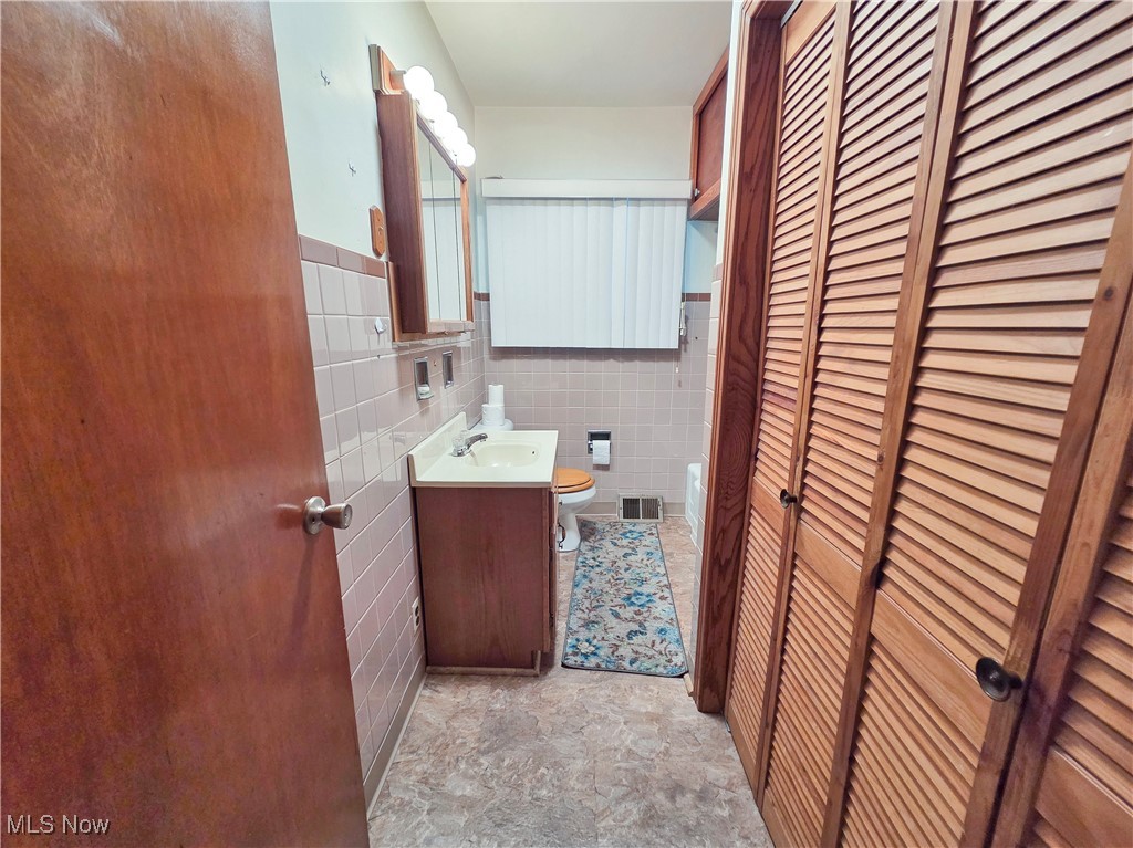 5197 Atchison Road Bellaire, OH 43906 - Photo 5 of 12 Gallery Image 5
