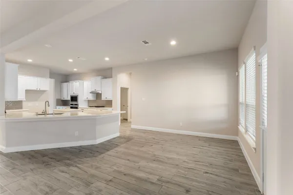 $4,000 | 1524 North Blue Bonnet Lane, Angleton, TX 77515