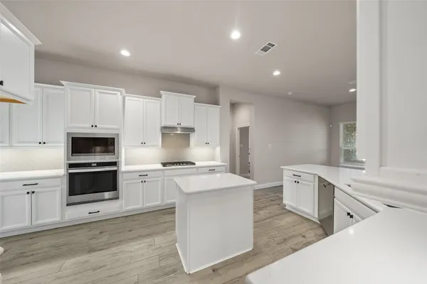 $4,000 | 1524 North Blue Bonnet Lane, Angleton, TX 77515