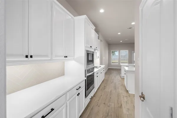 $4,000 | 1524 North Blue Bonnet Lane, Angleton, TX 77515