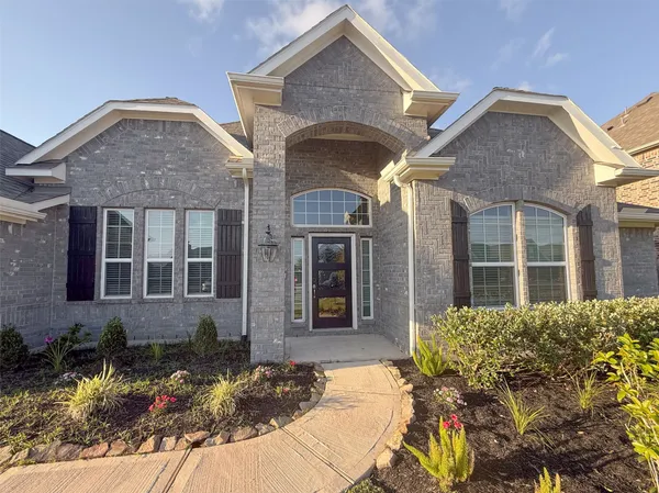 $4,000 | 1524 North Blue Bonnet Lane, Angleton, TX 77515