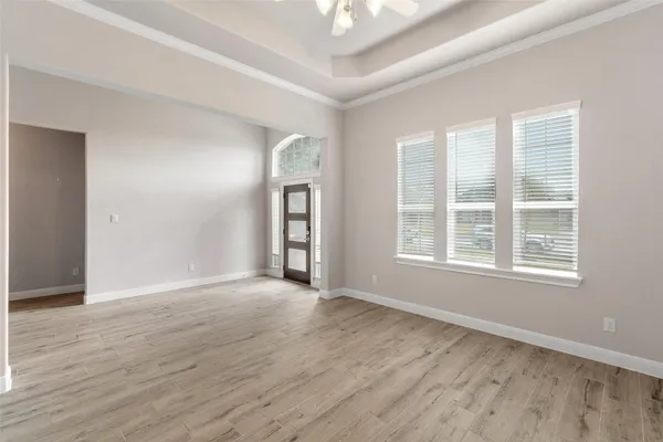 $4,000 | 1524 North Blue Bonnet Lane, Angleton, TX 77515