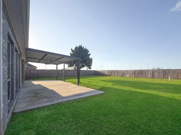 $4,000 | 1524 North Blue Bonnet Lane, Angleton, TX 77515