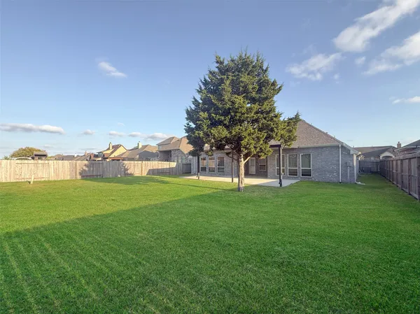 $4,000 | 1524 North Blue Bonnet Lane, Angleton, TX 77515