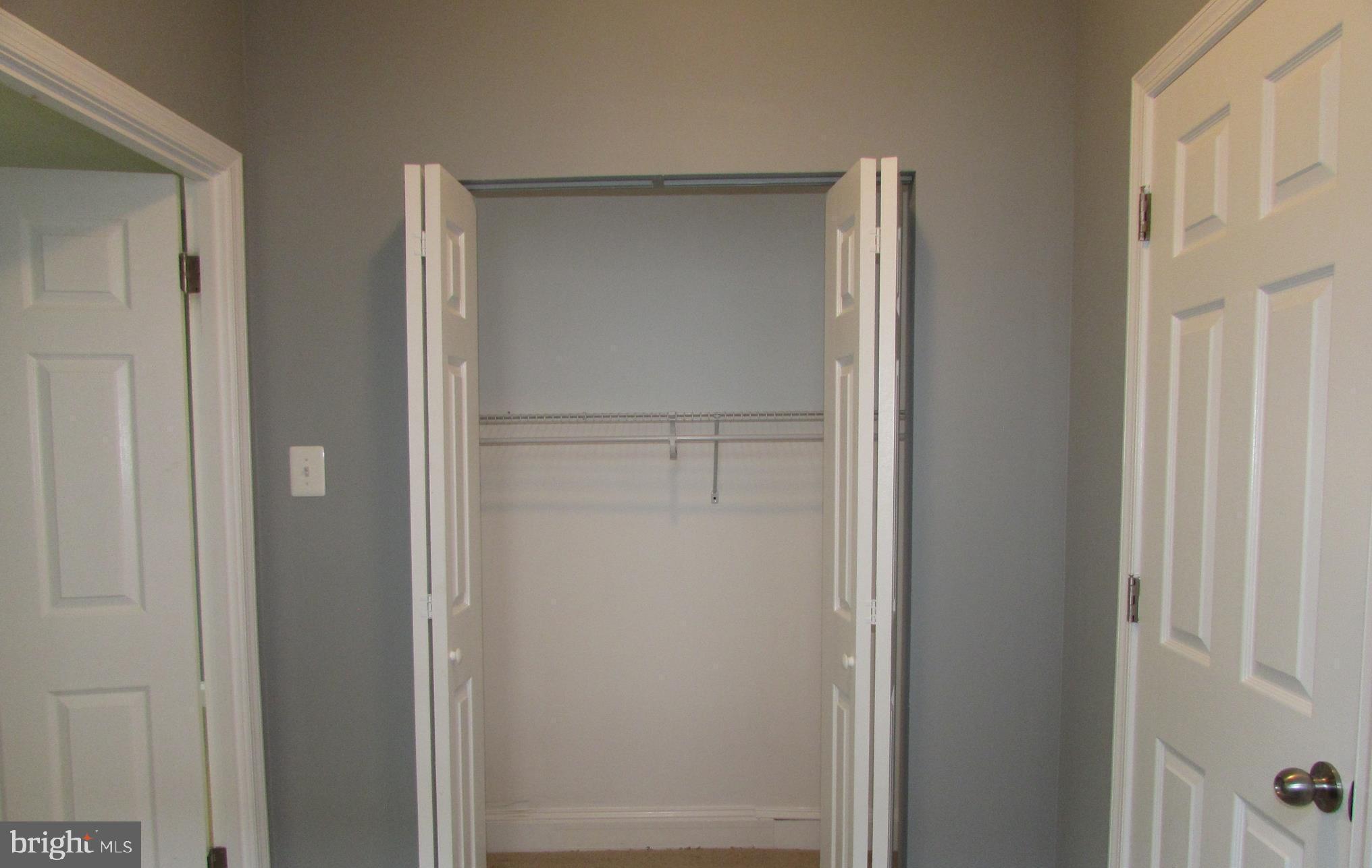 2735 Chesterfield Avenue Baltimore, MD 21213 - Photo 18 of 30 WALK-IN CLOSET BETWEEN MBA/MBR W/SEPARATE AREA...